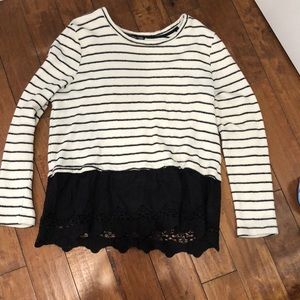 Women’s top size Large